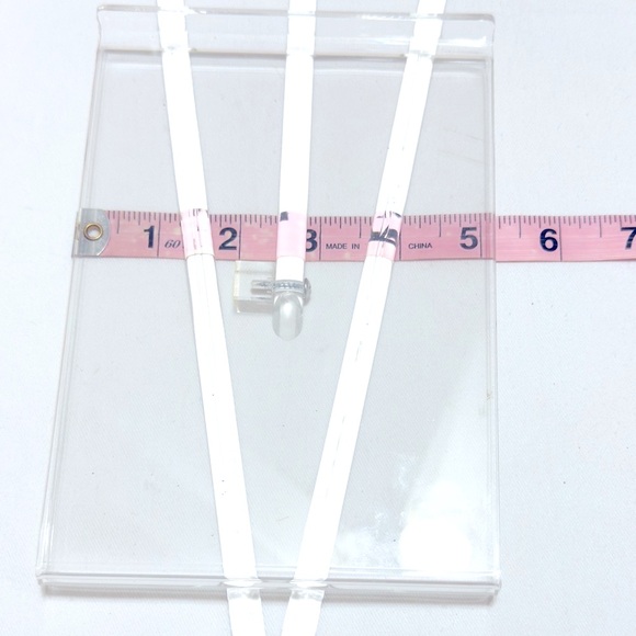 CONTAINER STORE 5”x10” Clear Acrylic Picture Frame Easel Stand - Holds 5x7 Photo - Picture 10 of 12